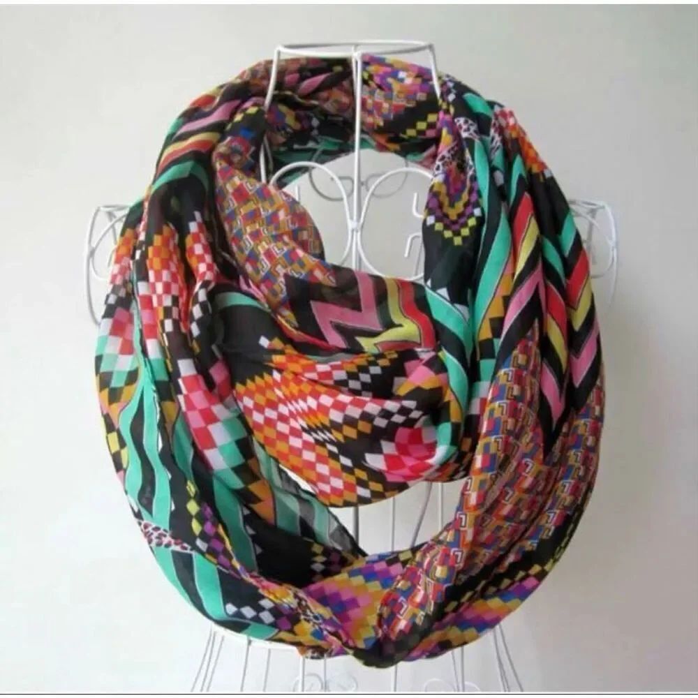 New Womens Boutique Multi-Colored Tribal Aztec Chevron Print Infinity Scarf